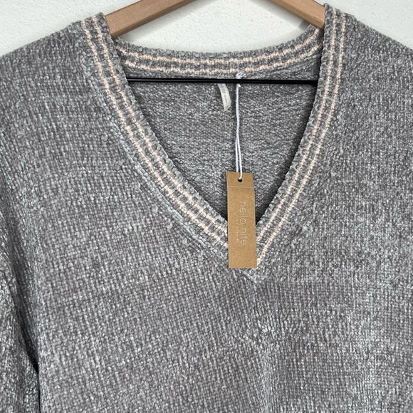 NWT Hello Nite Sahara V-neck Sweater in Light Grey/ Oatmeal, size S - Picture 3 of 7